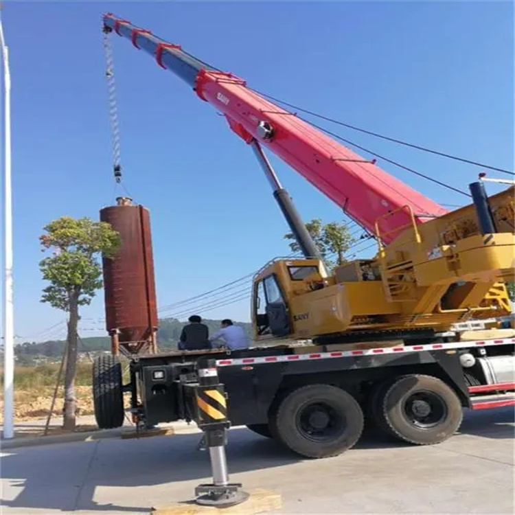 连江县吊车租赁作业时的保养和维护