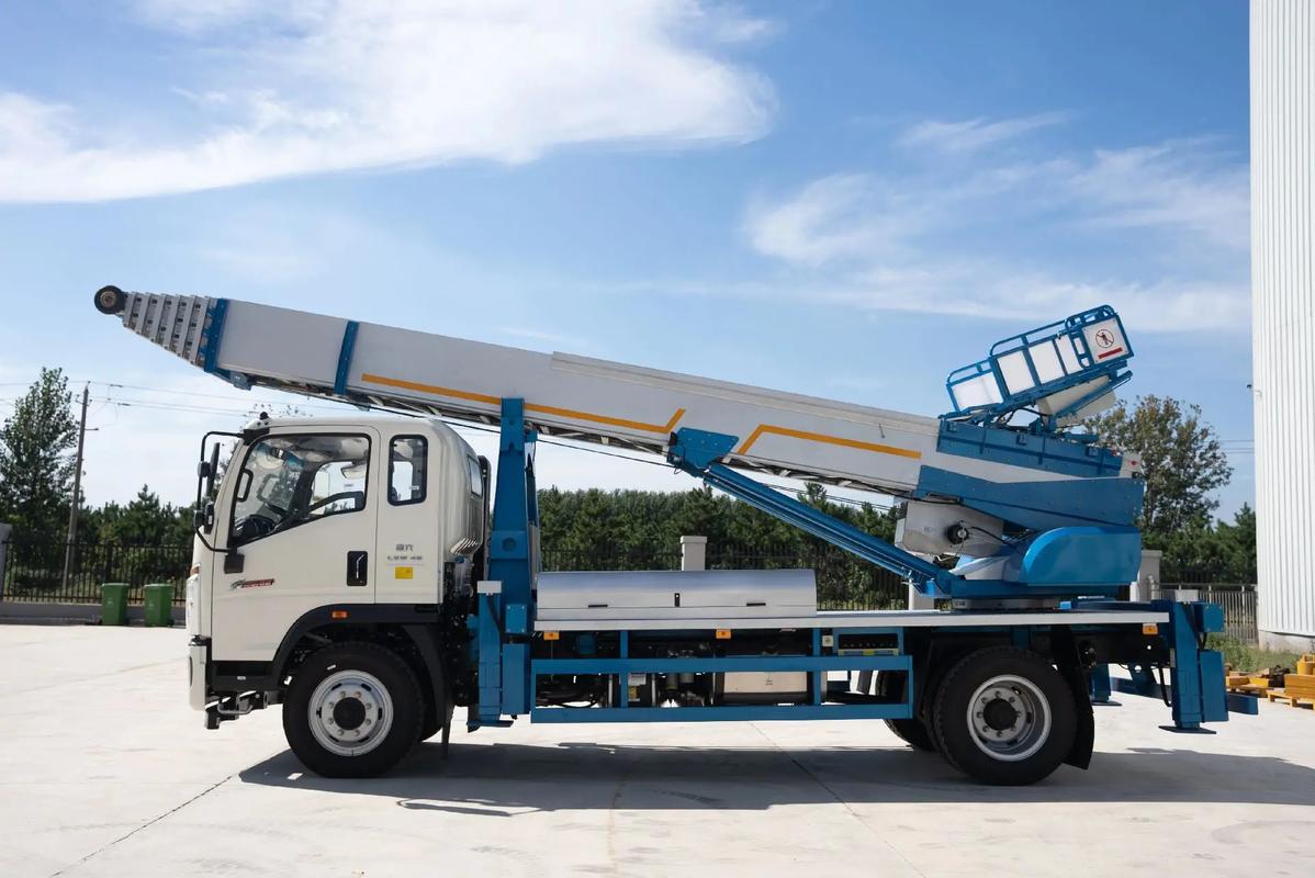 连江县云梯上料车租赁费用