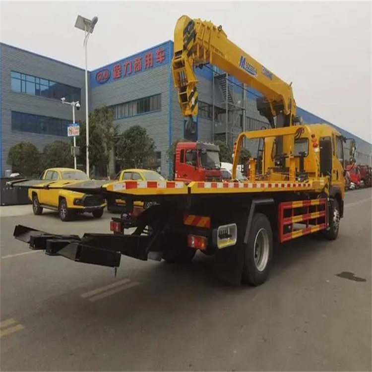 连江县附近小随车吊出租电话，轻松解决搬运烦恼